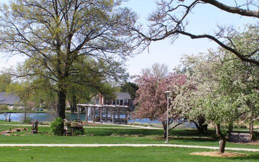 和记棋牌娱乐一直标榜自己是密苏里州“最美丽的州立大学校园”，这要归功于它绿树成荫的校园景观.